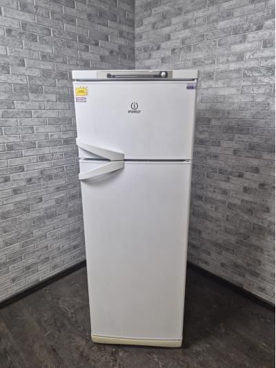 Холодильник Indesit ST 167.028